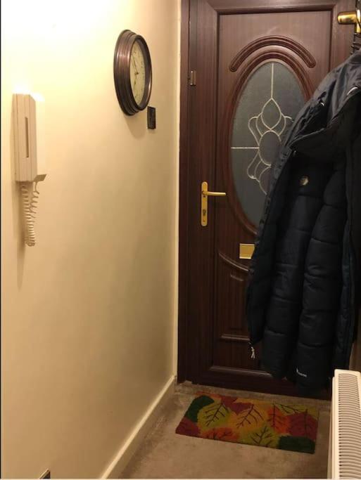 Lovely One-Bed Condo With Free Parking On Premises 선덜랜드 외부 사진